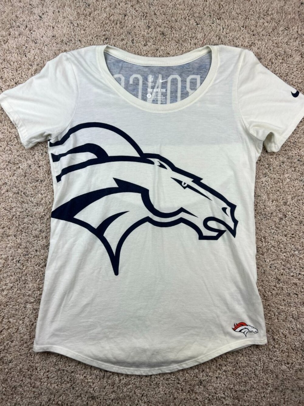 The Nike Tee Denver Broncos Crew Neck T-Shirt Small Athletic Cut Off White Blue